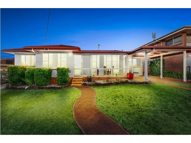 30 Wentworth Street, Centenary Heights QLD 4350