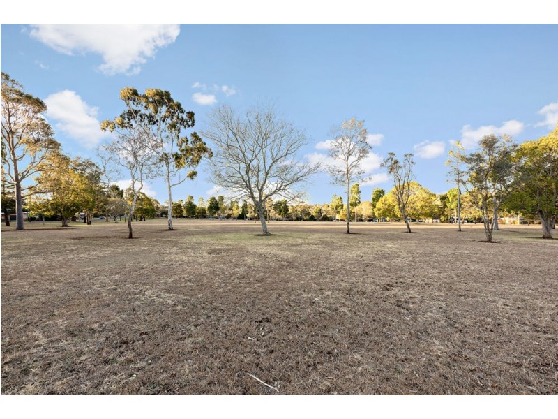 30 Wentworth Street, Centenary Heights QLD 4350