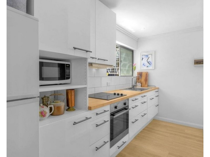 27 Garden Terrace, Newmarket QLD 4051