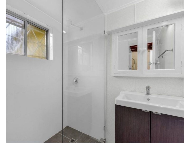 27 Garden Terrace, Newmarket QLD 4051