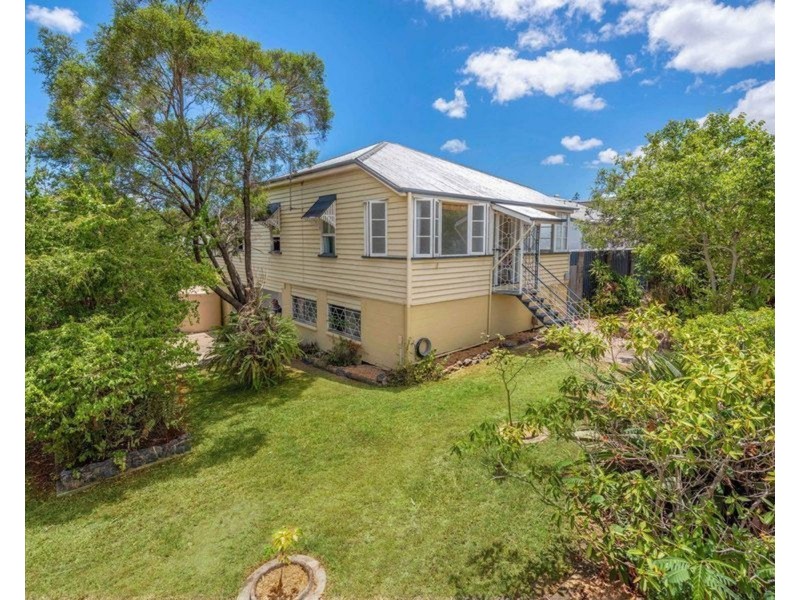27 Garden Terrace, Newmarket QLD 4051