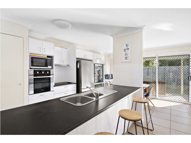 2 Bonniebrae Street, Wynnum West QLD 4178