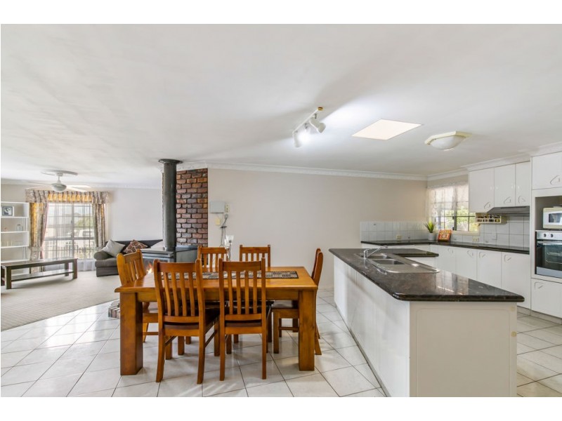 19 Fern Drive, Kearneys Spring QLD 4350