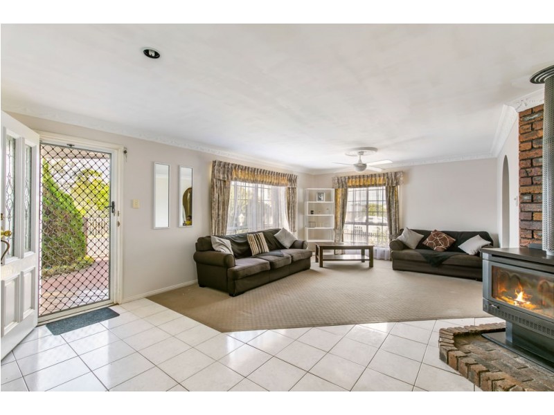 19 Fern Drive, Kearneys Spring QLD 4350