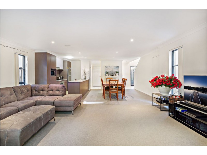 20/2 Jefferson Court, Upper Coomera QLD 4209