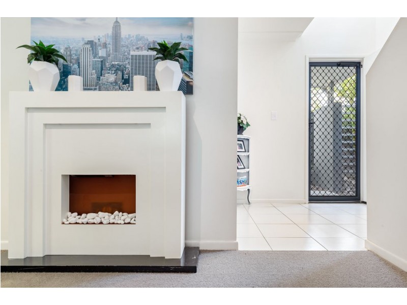 20/2 Jefferson Court, Upper Coomera QLD 4209