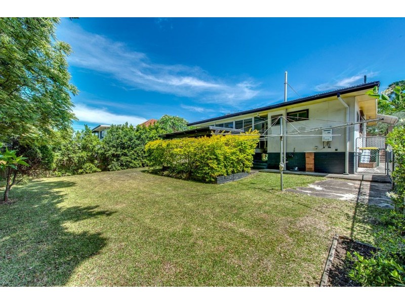 95 Mawson Street, Stafford Heights QLD 4053