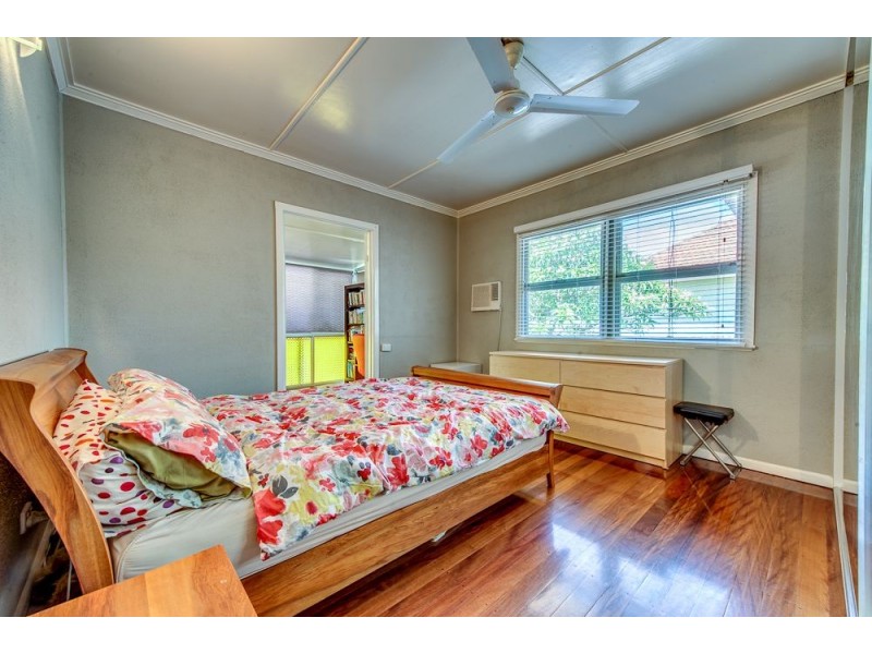 95 Mawson Street, Stafford Heights QLD 4053