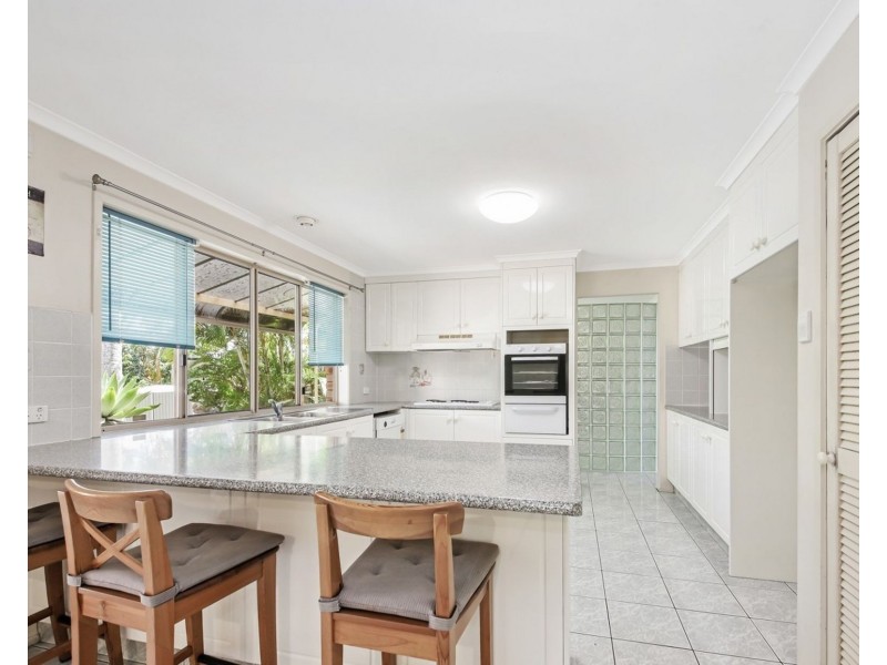 27 Almavale Street, Carindale QLD 4152