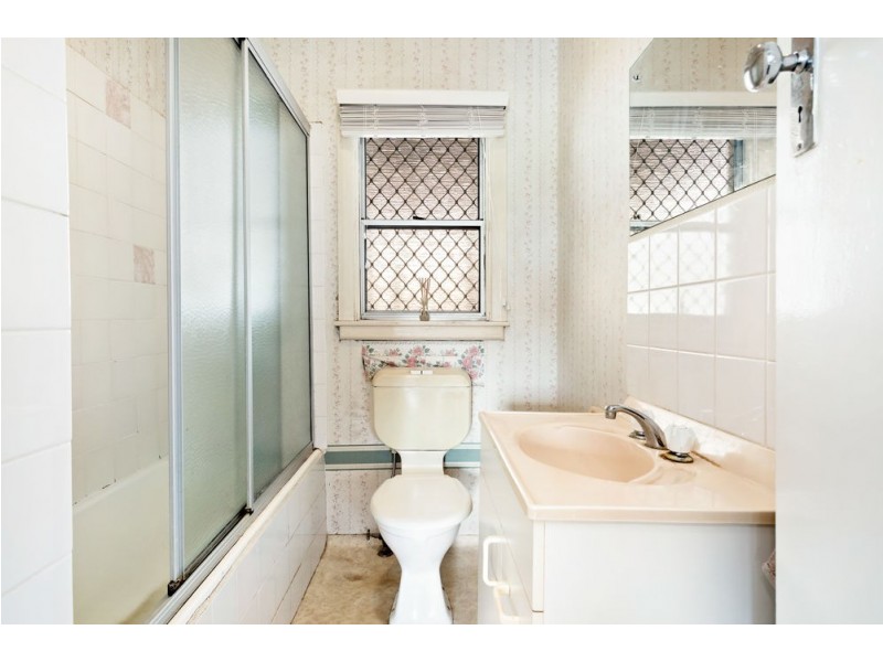 4 Winnam Street (Aka 78 Clifford Street), Stafford QLD 4053