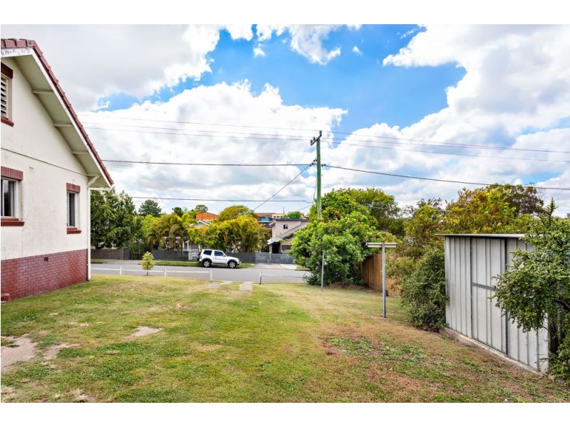 4 Winnam Street (Aka 78 Clifford Street), Stafford QLD 4053