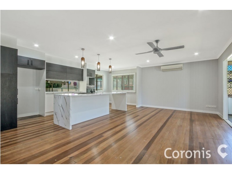 8 Banoon Drive, Wynnum QLD 4178