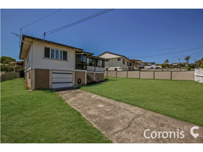 8 Banoon Drive, Wynnum QLD 4178