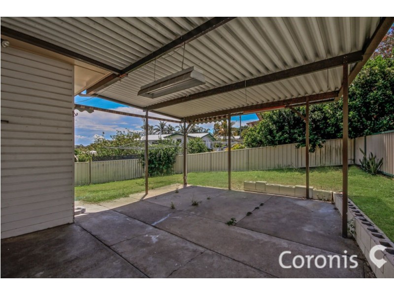 8 Banoon Drive, Wynnum QLD 4178