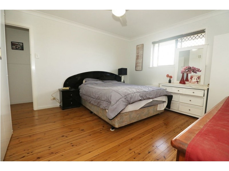 1 Jean Street, Harristown QLD 4350