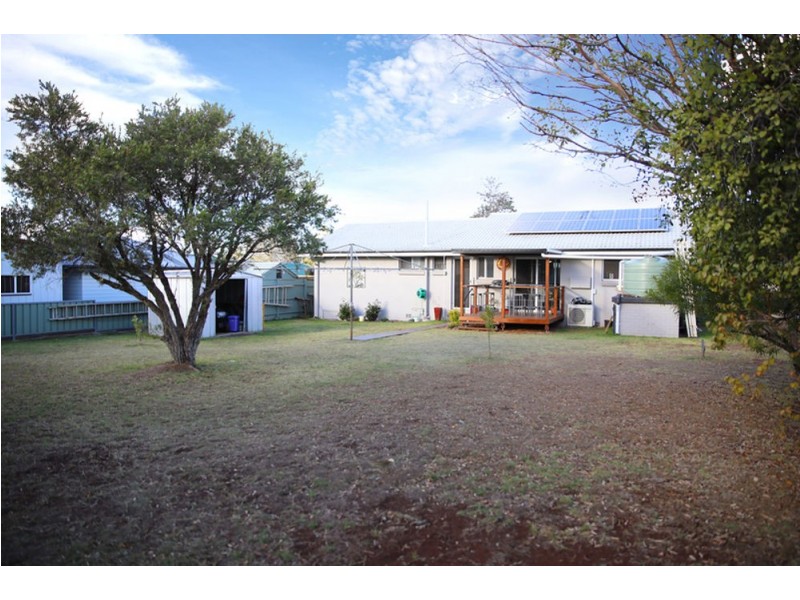 1 Jean Street, Harristown QLD 4350