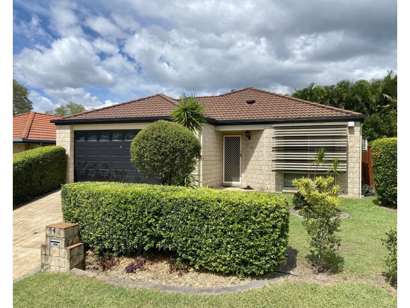 4 Fanning Court, Pacific Pines QLD 4211