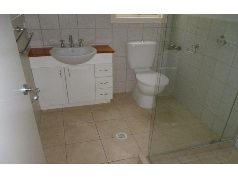 18 Pine Street, Wynnum QLD 4178