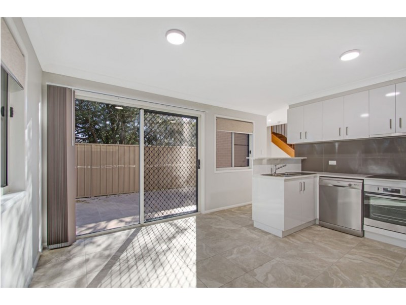 1&2 /162 North Street, North Toowoomba QLD 4350