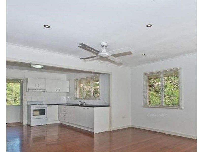 18 Bruce Street, Chermside QLD 4032