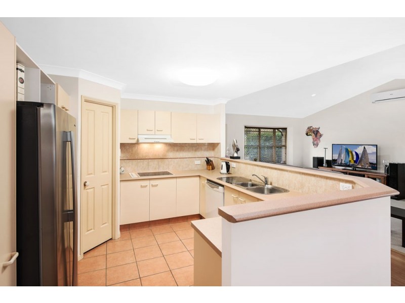 49 Oxford Crescent, Bridgeman Downs QLD 4035