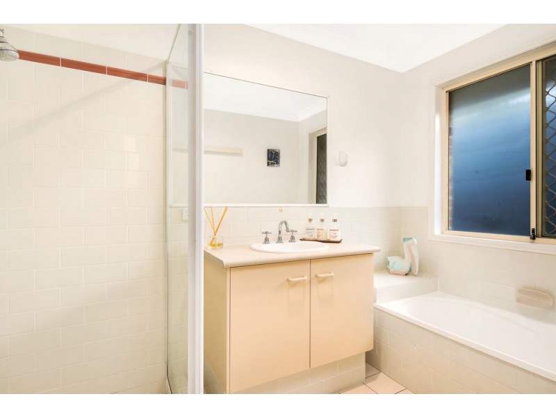 49 Oxford Crescent, Bridgeman Downs QLD 4035