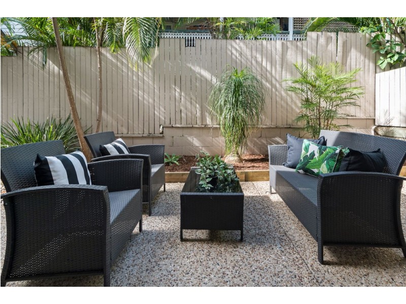 2/8 Botany Street, Clayfield QLD 4011