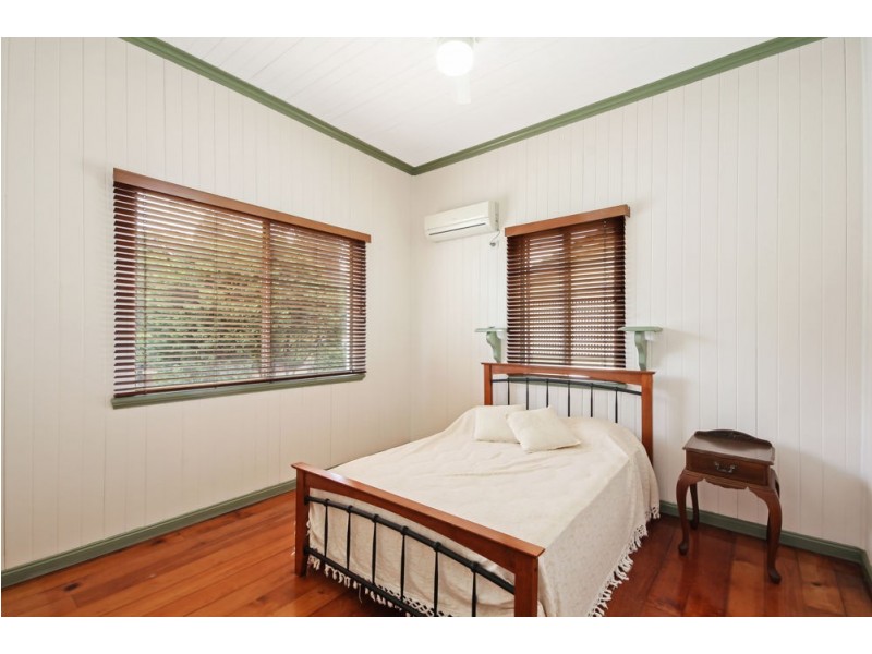 268 Bennetts Road, Norman Park QLD 4170