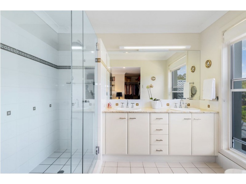 49 Halleys Crescent, Bridgeman Downs QLD 4035