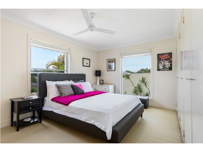 49 Halleys Crescent, Bridgeman Downs QLD 4035