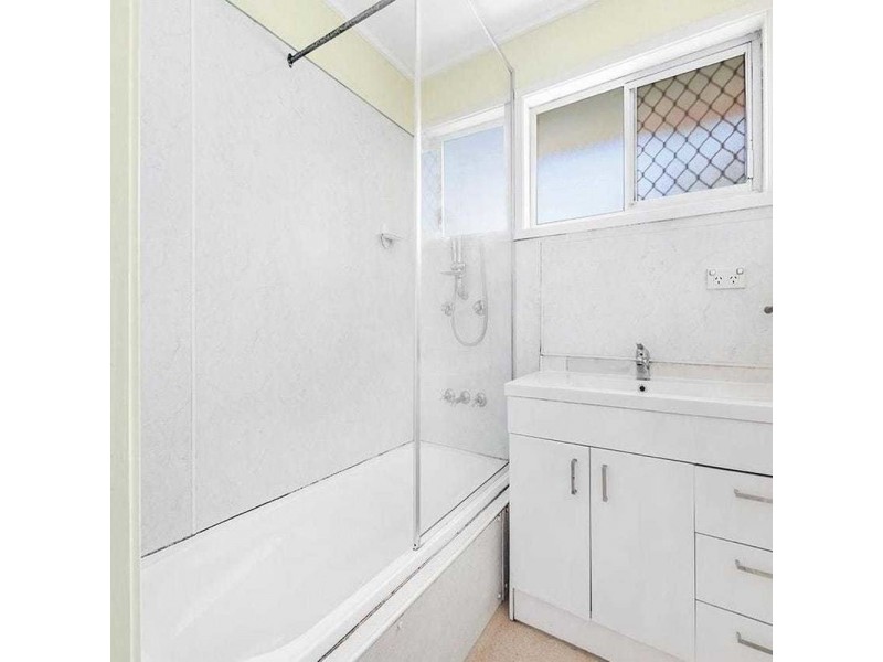 38 Albert St, Woodridge QLD 4114