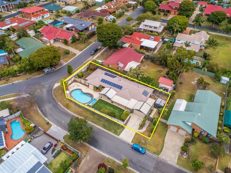 2 Madrid Court, Wishart QLD 4122