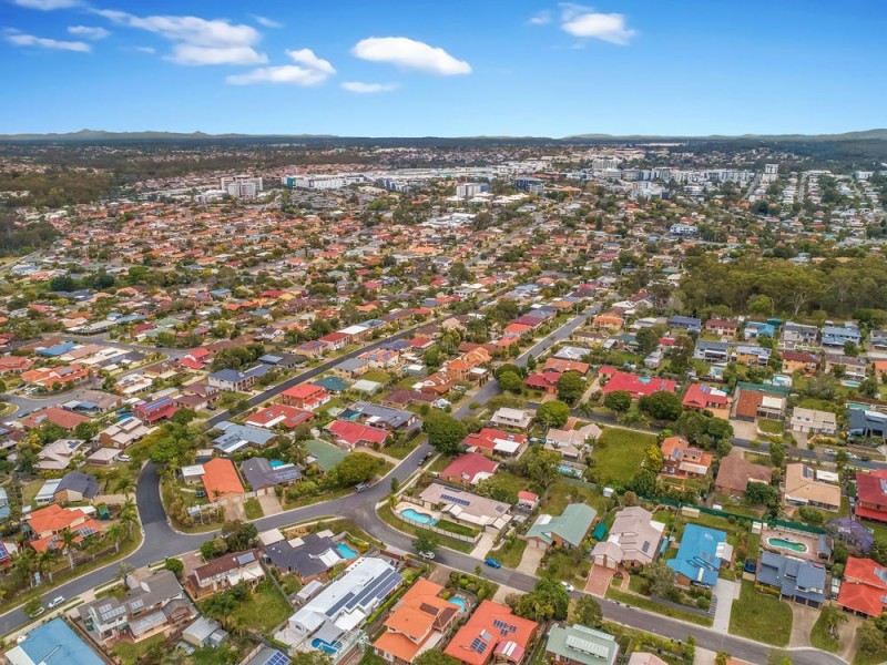 2 Madrid Court, Wishart QLD 4122