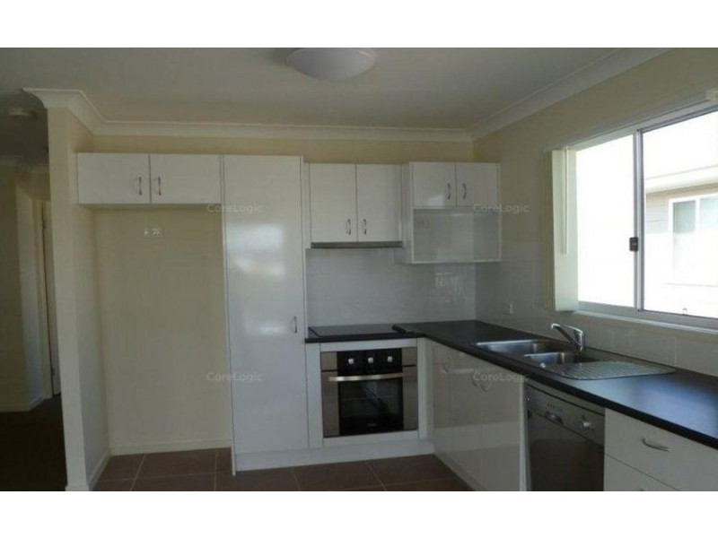 2/87 Emsworth Street, Wynnum QLD 4178