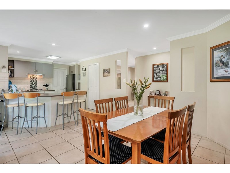 31 Hinchliffe Drive, Kearneys Spring QLD 4350