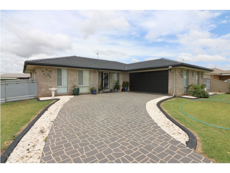 25 Murray Street, Oakey QLD 4401
