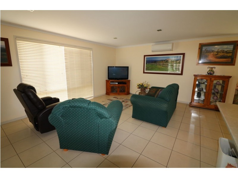 25 Murray Street, Oakey QLD 4401
