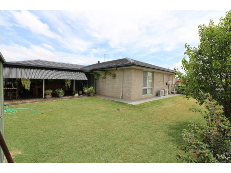 25 Murray Street, Oakey QLD 4401