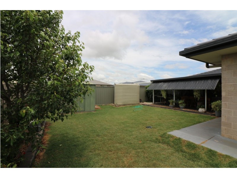 25 Murray Street, Oakey QLD 4401