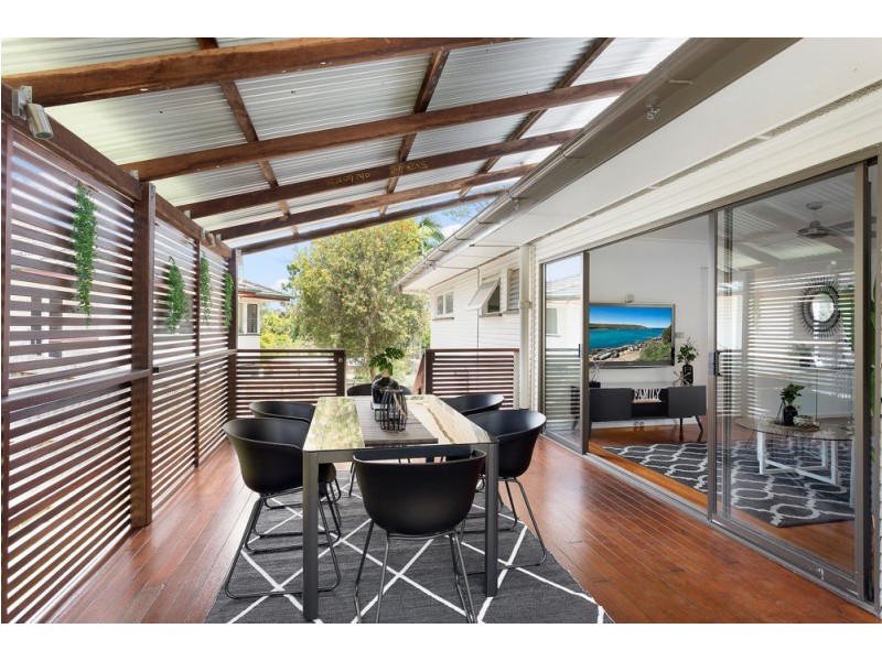 18 Landscape Street, Stafford Heights QLD 4053