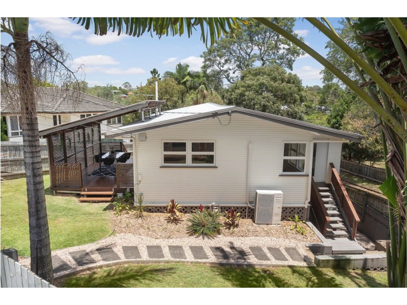 18 Landscape Street, Stafford Heights QLD 4053