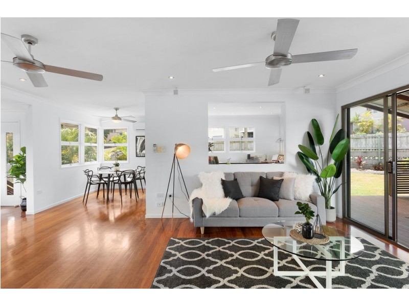 18 Landscape Street, Stafford Heights QLD 4053