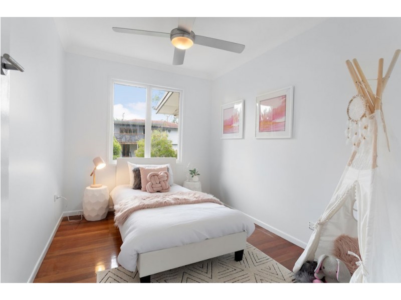 18 Landscape Street, Stafford Heights QLD 4053