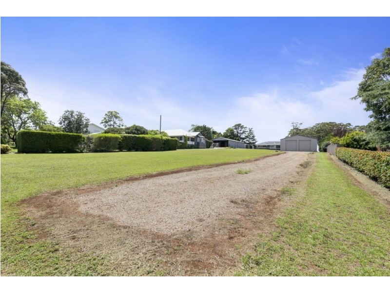 13 Flamingo Road, Highfields QLD 4352