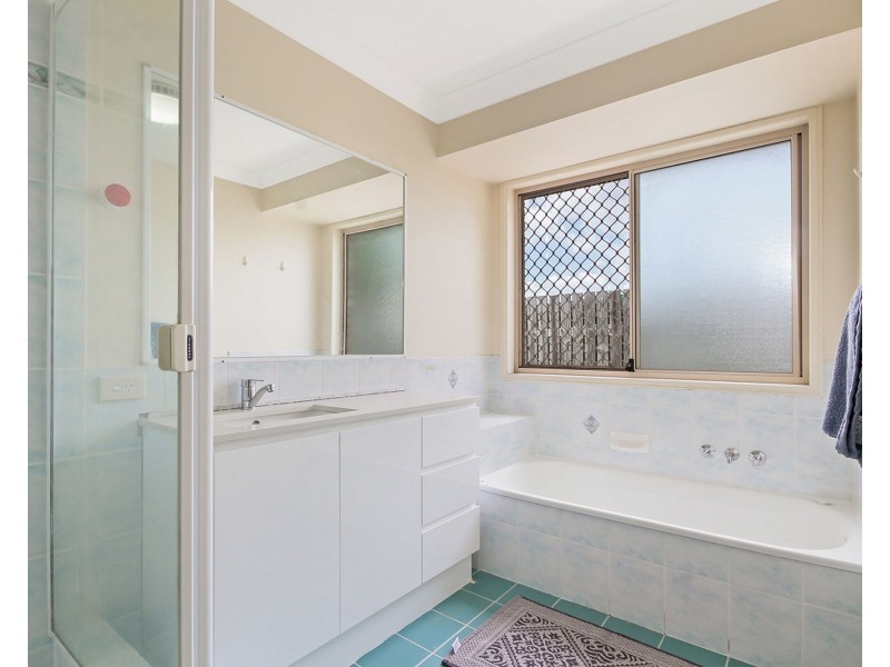 68 Reginald Avenue, Arana Hills QLD 4054