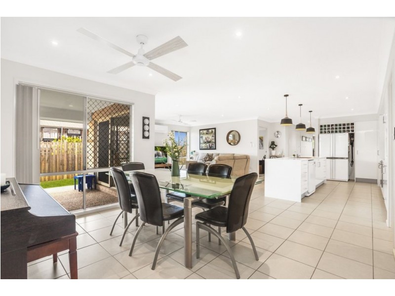 82 Swan Parade, Warner QLD 4500