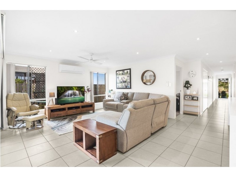 82 Swan Parade, Warner QLD 4500