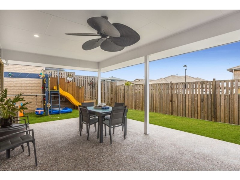 82 Swan Parade, Warner QLD 4500