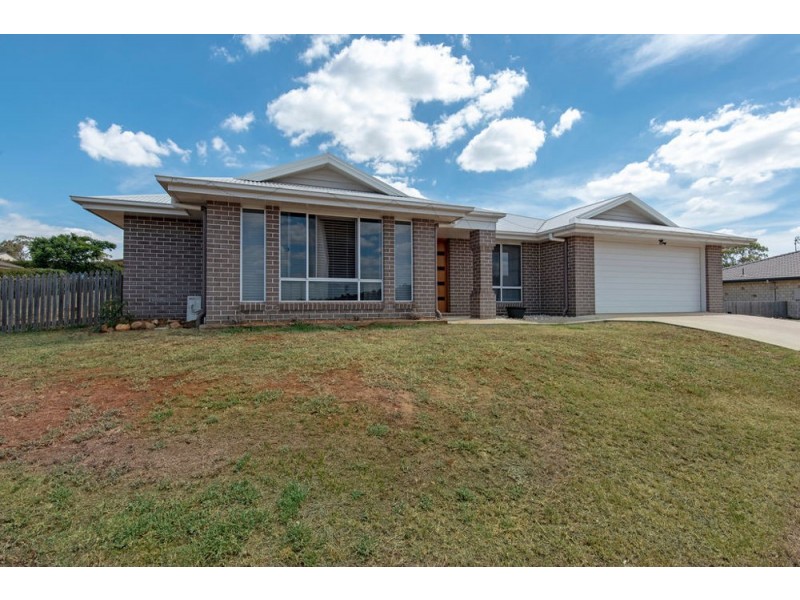 5 Egret Court, Meringandan West QLD 4352