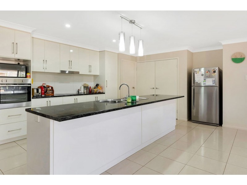 5 Egret Court, Meringandan West QLD 4352